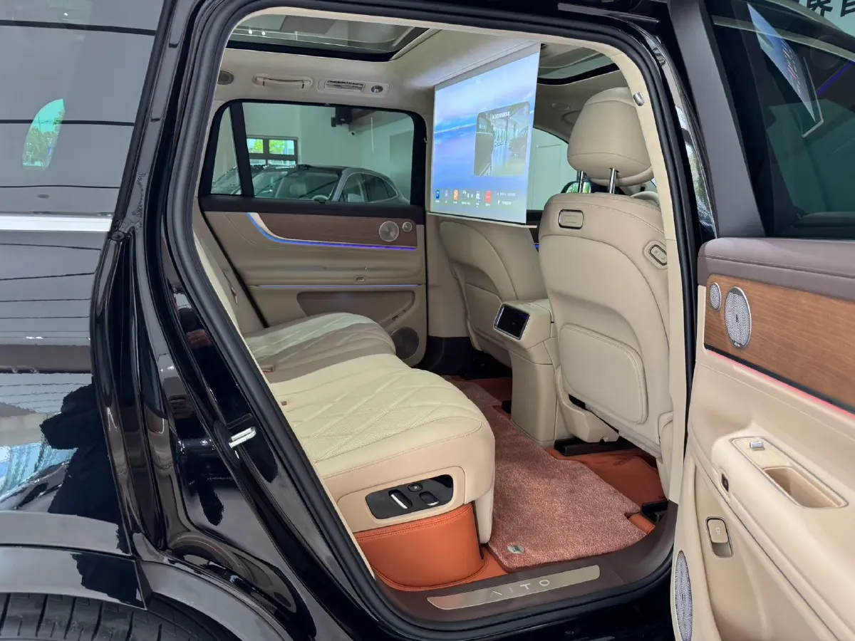 2025 AITO AITO M9 REEV 160HP REEV 52KWH,autocango,china used car exporter,china ev exporter,chinese used car exporter,chinese used ev exporter