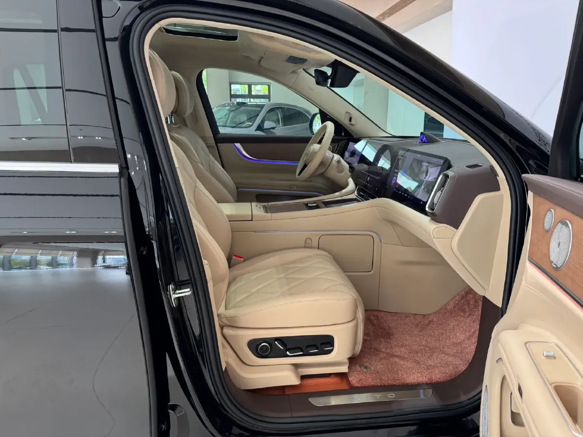 2025 AITO AITO M9 REEV 160HP REEV 52KWH,autocango,china used car exporter,china ev exporter,chinese used car exporter,chinese used ev exporter