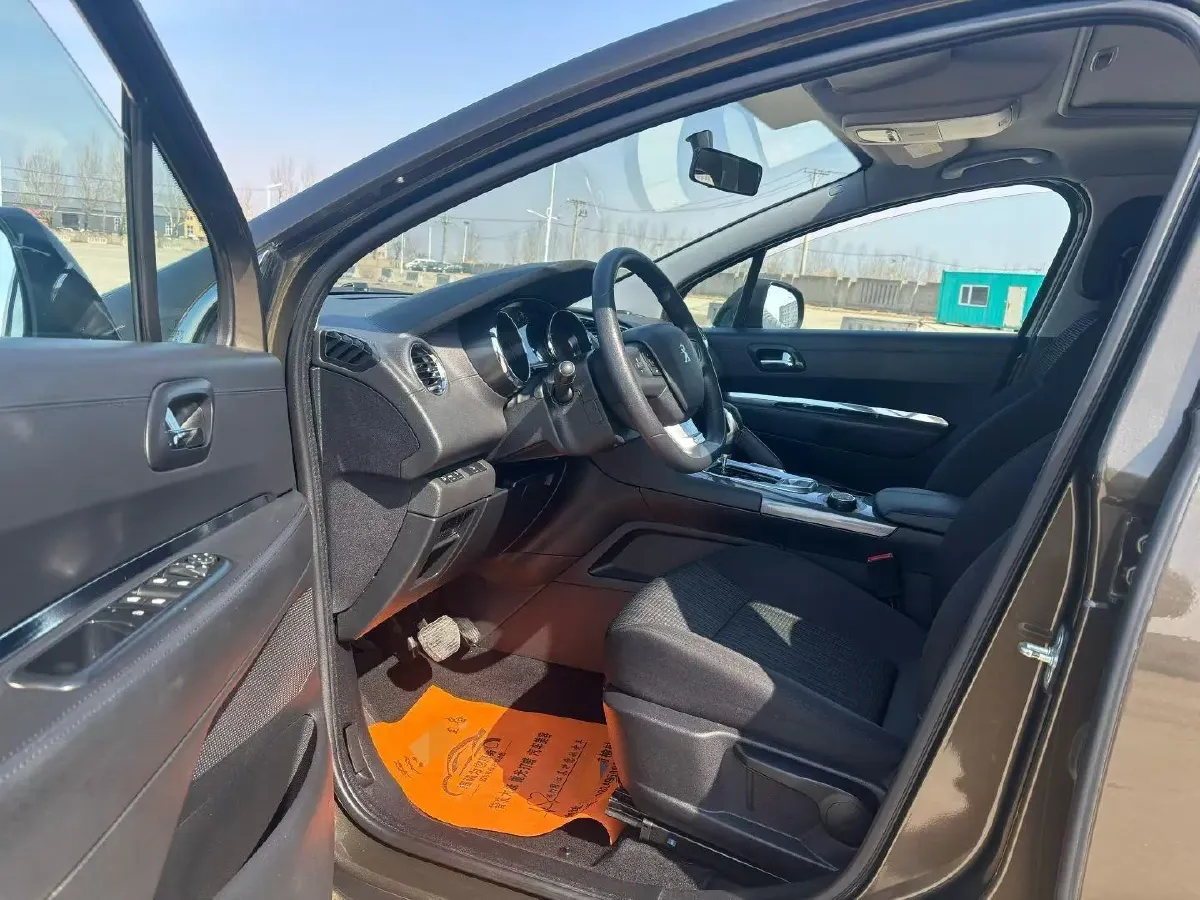 2016 Peugeot 3008 1.6T 167HP L4 6AT,autocango,china used car exporter,china ev exporter,chinese used car exporter,chinese used ev exporter