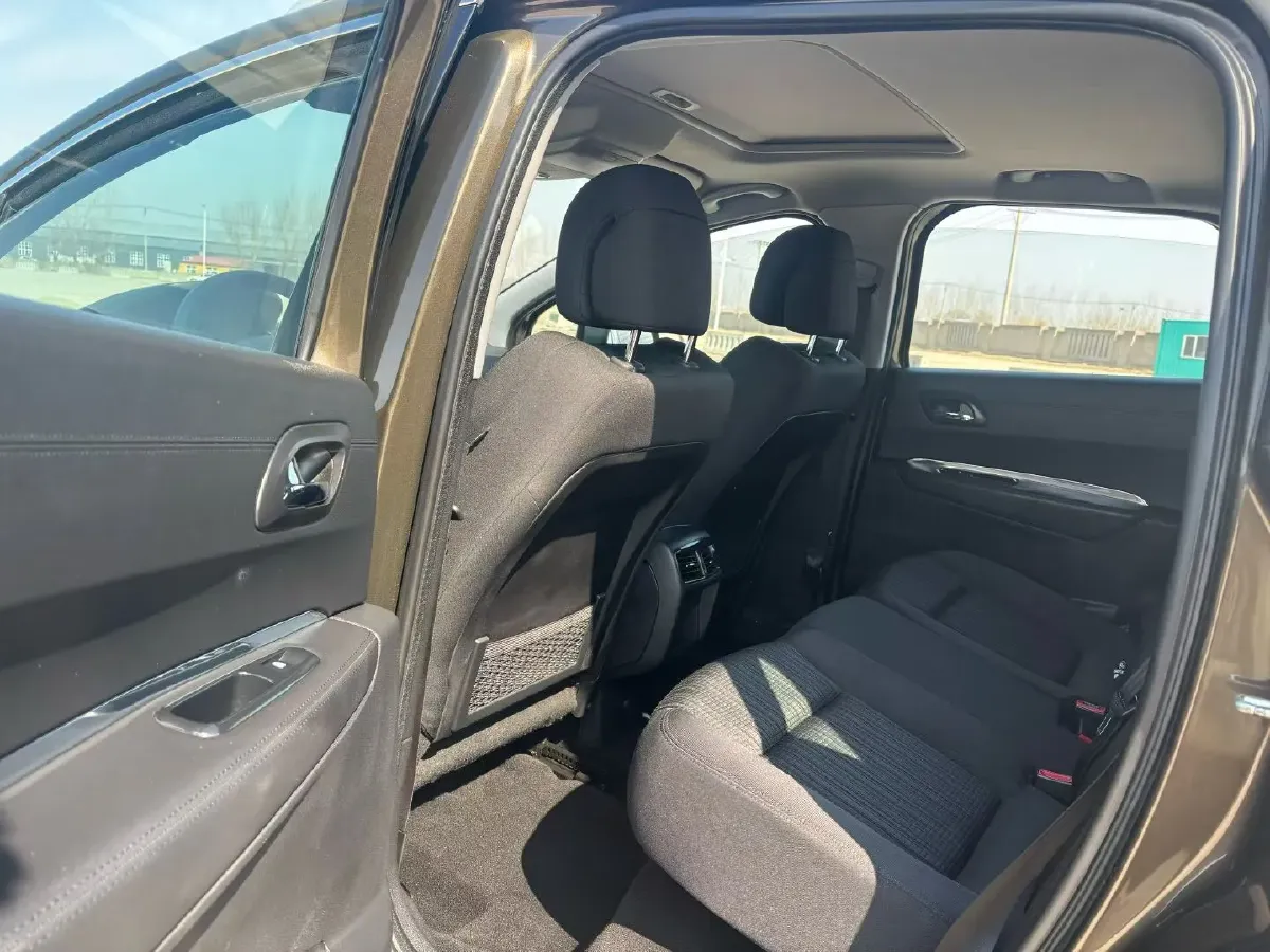 2016 Peugeot 3008 1.6T 167HP L4 6AT,autocango,china used car exporter,china ev exporter,chinese used car exporter,chinese used ev exporter