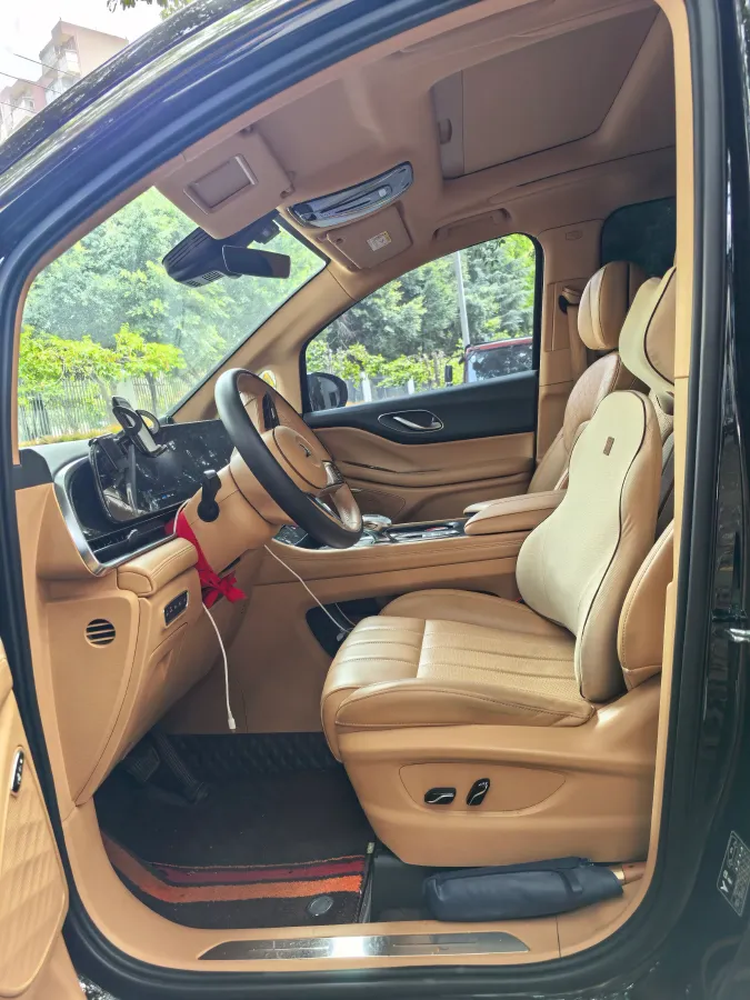 2024 Voyah Dream 1.5T 150HP L4 PHEV 43KWH,autocango,china used car exporter,china ev exporter,chinese used car exporter,chinese used ev exporter