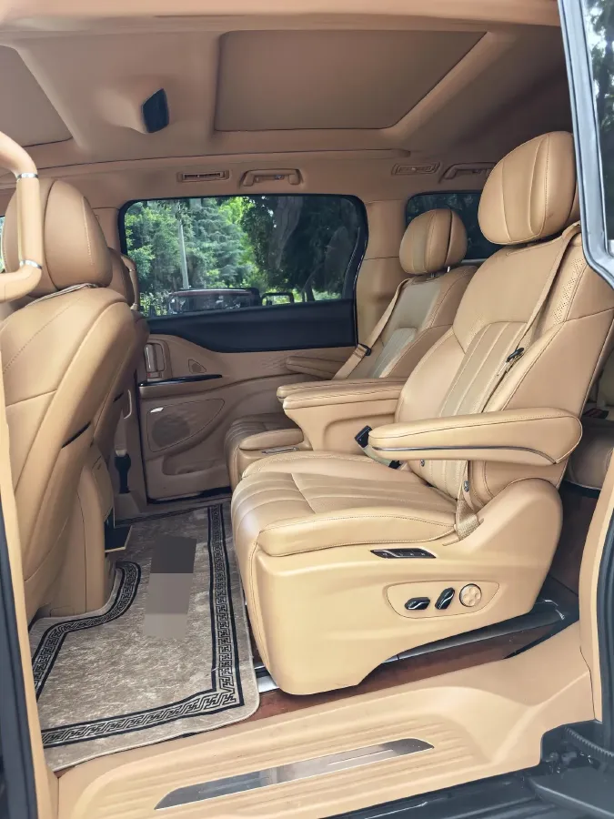 2024 Voyah Dream 1.5T 150HP L4 PHEV 43KWH,autocango,china used car exporter,china ev exporter,chinese used car exporter,chinese used ev exporter