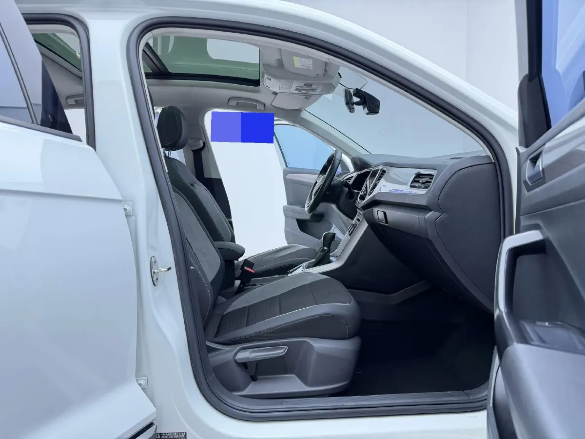 2022 Volkswagen T-Roc 1.4T 150HP L4 7DCT,autocango,china used car exporter,china ev exporter,chinese used car exporter,chinese used ev exporter