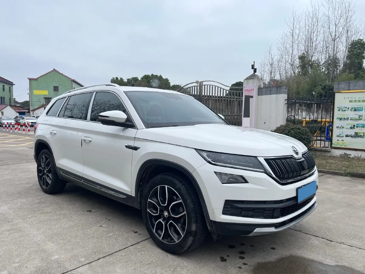 2018 Skoda Kodiak 1.8T 180HP L4 7DCT,autocango,china used car exporter,china ev exporter,chinese used car exporter,chinese used ev exporter