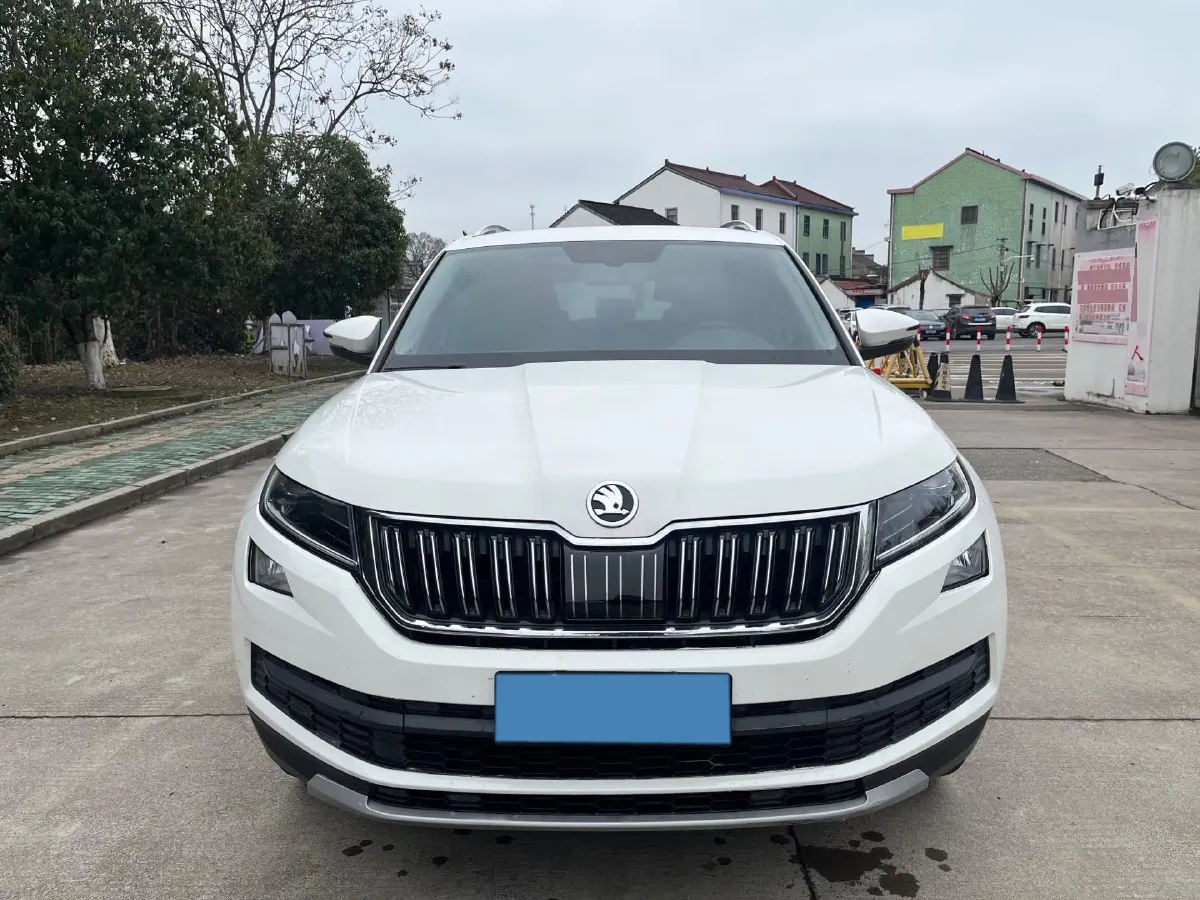 2018 Skoda Kodiak 1.8T 180HP L4 7DCT,autocango,china used car exporter,china ev exporter,chinese used car exporter,chinese used ev exporter