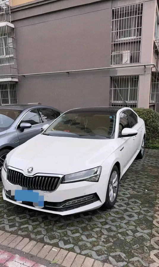 2019 Skoda Superb 1.4T 150HP L4 7DCT,autocango,china used car exporter,china ev exporter,chinese used car exporter,chinese used ev exporter
