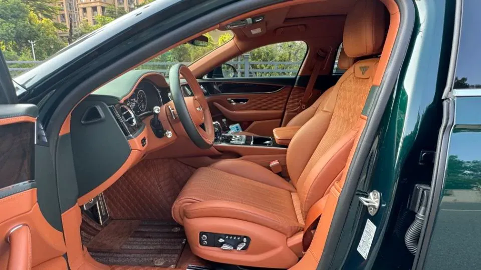 2021 Bentley Flying Spur 4.0T 550HP V8 8DCT,autocango,china used car exporter,china ev exporter,chinese used car exporter,chinese used ev exporter
