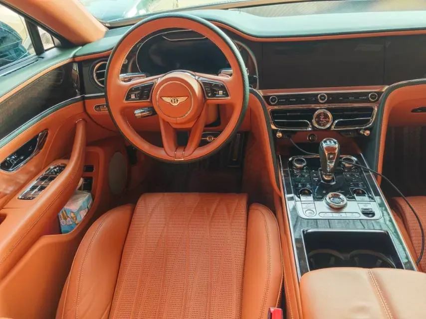 2021 Bentley Flying Spur 4.0T 550HP V8 8DCT,autocango,china used car exporter,china ev exporter,chinese used car exporter,chinese used ev exporter