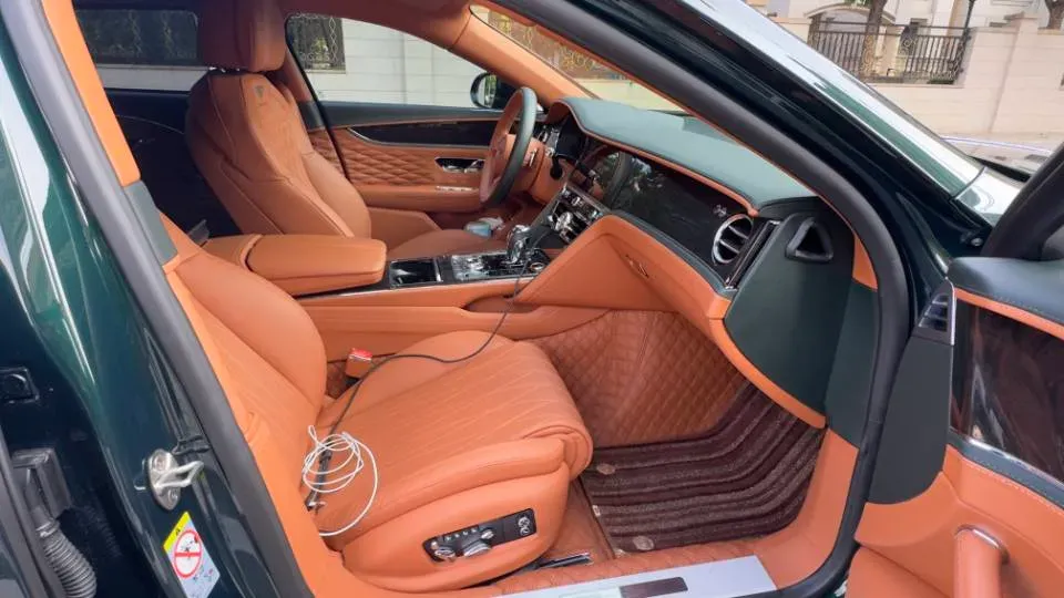 2021 Bentley Flying Spur 4.0T 550HP V8 8DCT,autocango,china used car exporter,china ev exporter,chinese used car exporter,chinese used ev exporter