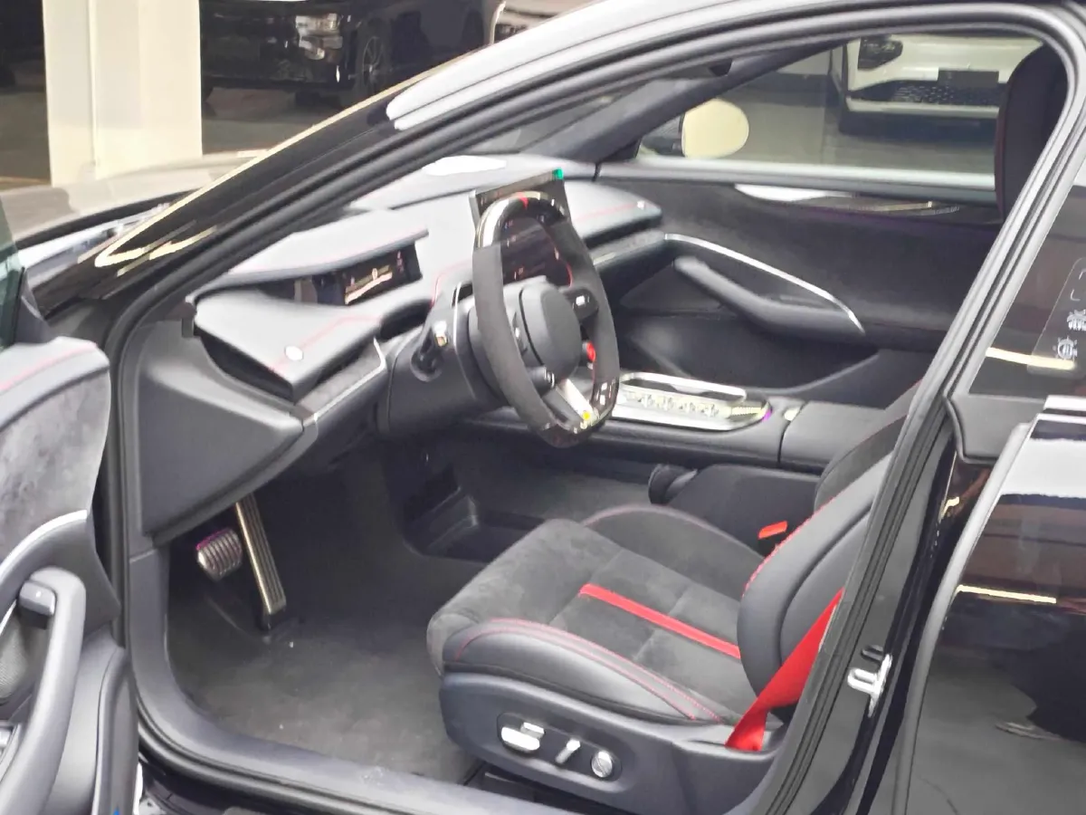 2025 MI SU7 Ultra BEV 93.7KWH,autocango,china used car exporter,china ev exporter,chinese used car exporter,chinese used ev exporter