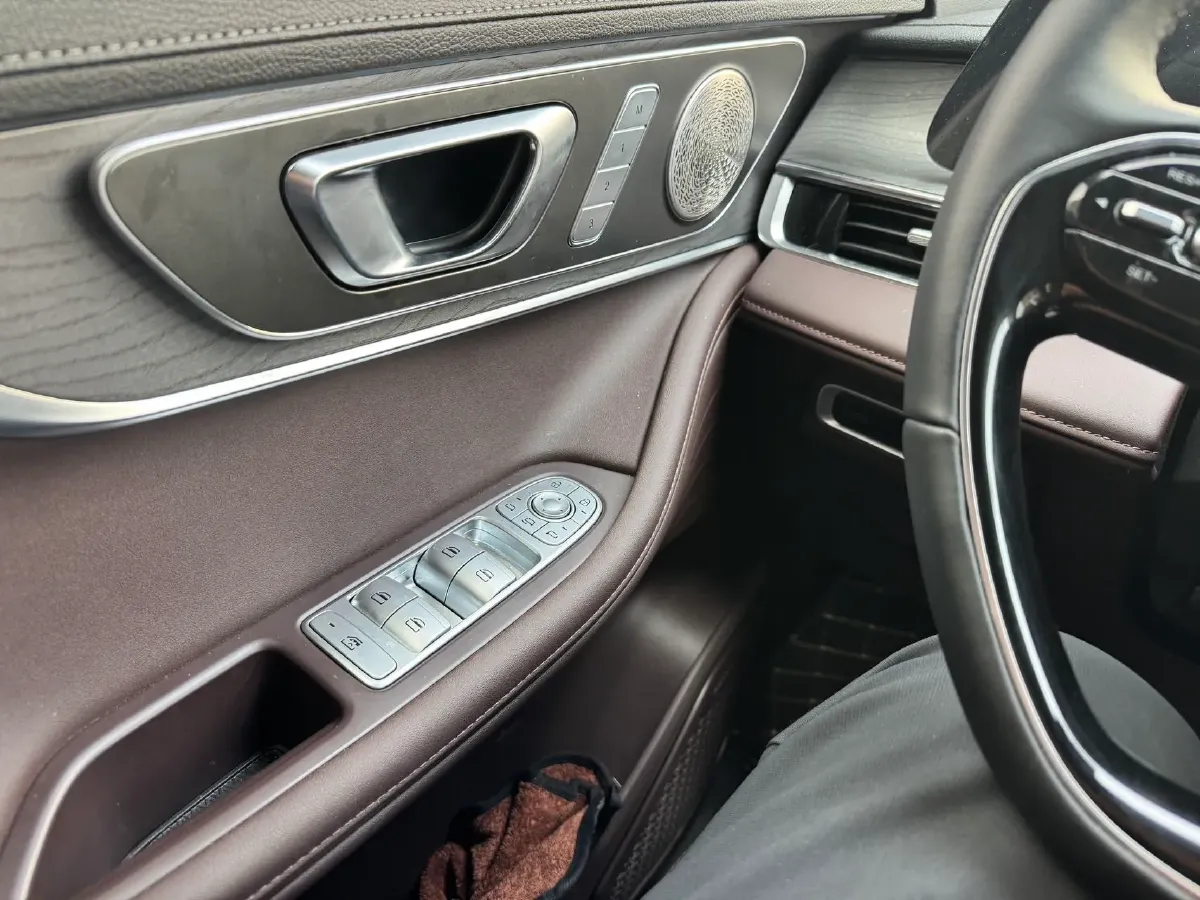 2024 Chery Tiggo 8 PRO 2.0T 254HP L4 7DCT,autocango,china used car exporter,china ev exporter,chinese used car exporter,chinese used ev exporter