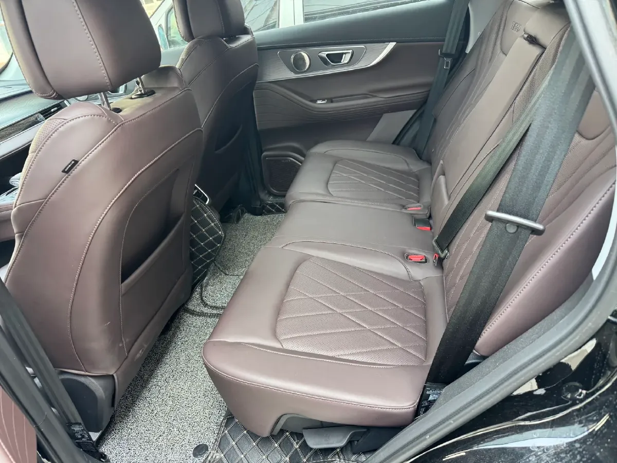 2024 Chery Tiggo 8 PRO 2.0T 254HP L4 7DCT,autocango,china used car exporter,china ev exporter,chinese used car exporter,chinese used ev exporter