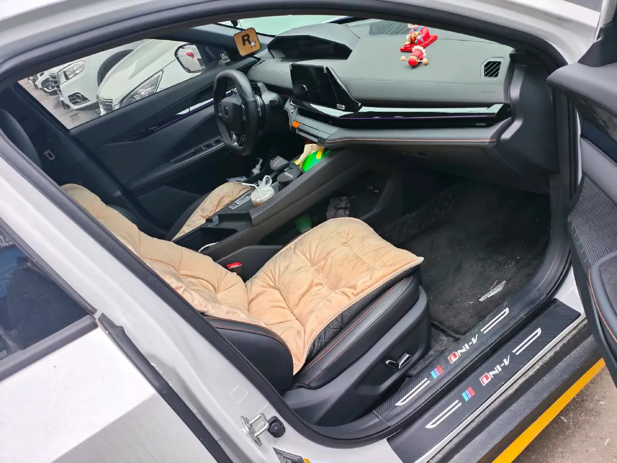 2024 ChangAn UNI-V 1.5T 188HP L4 7DCT,autocango,china used car exporter,china ev exporter,chinese used car exporter,chinese used ev exporter