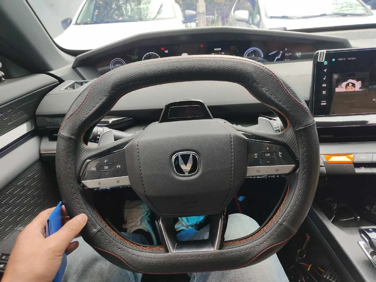 2024 ChangAn UNI-V 1.5T 188HP L4 7DCT,autocango,china used car exporter,china ev exporter,chinese used car exporter,chinese used ev exporter