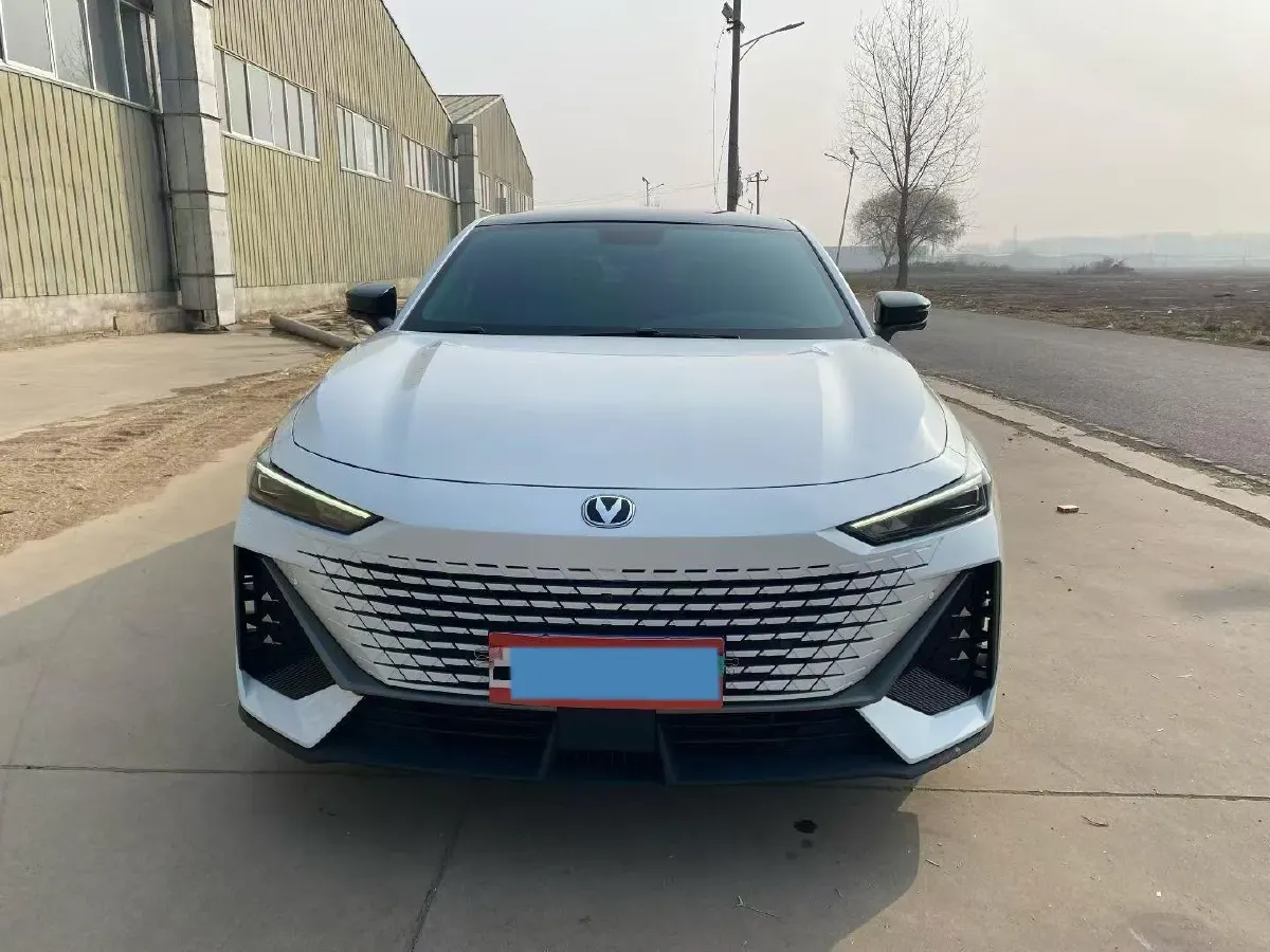 2022 ChangAn UNI-V 1.5T 188HP L4 7DCT,autocango,china used car exporter,china ev exporter,chinese used car exporter,chinese used ev exporter