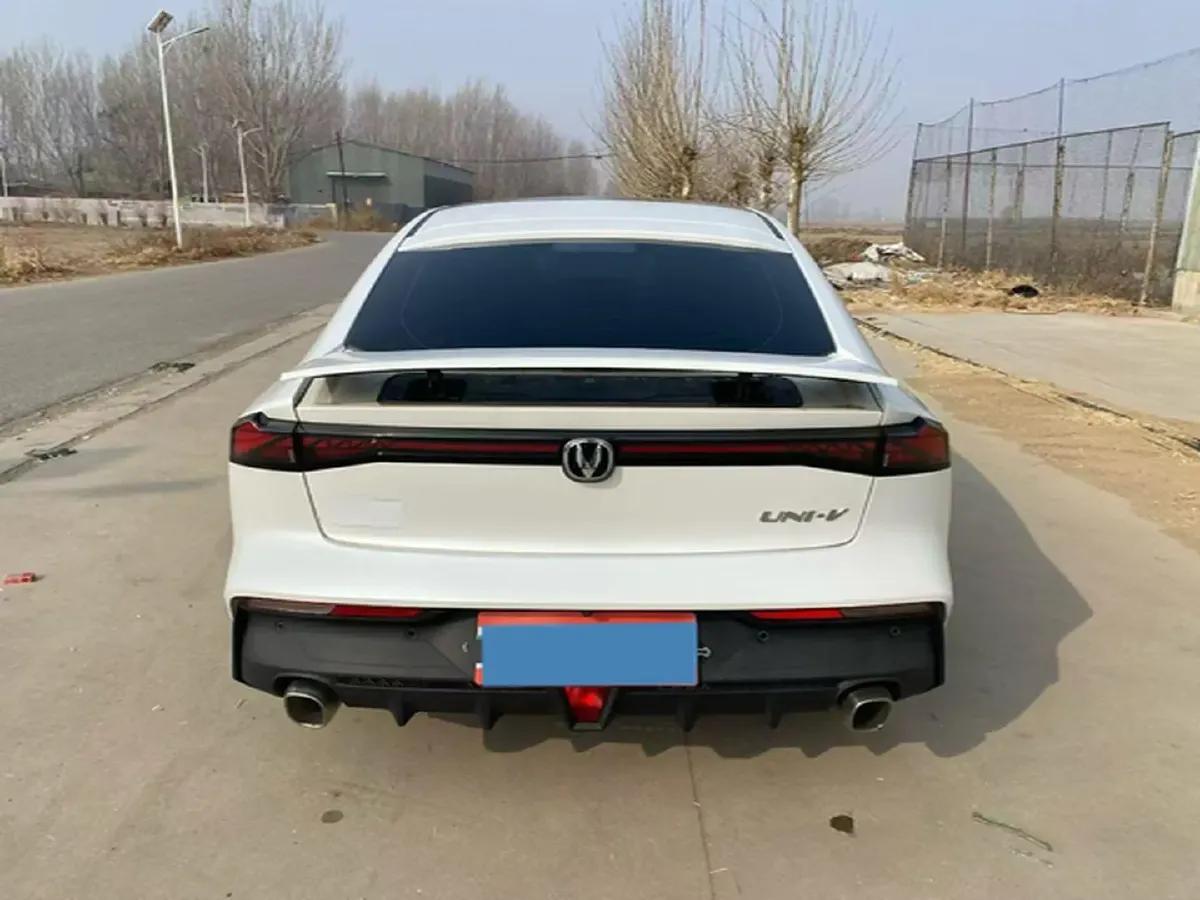 2022 ChangAn UNI-V 1.5T 188HP L4 7DCT,autocango,china used car exporter,china ev exporter,chinese used car exporter,chinese used ev exporter