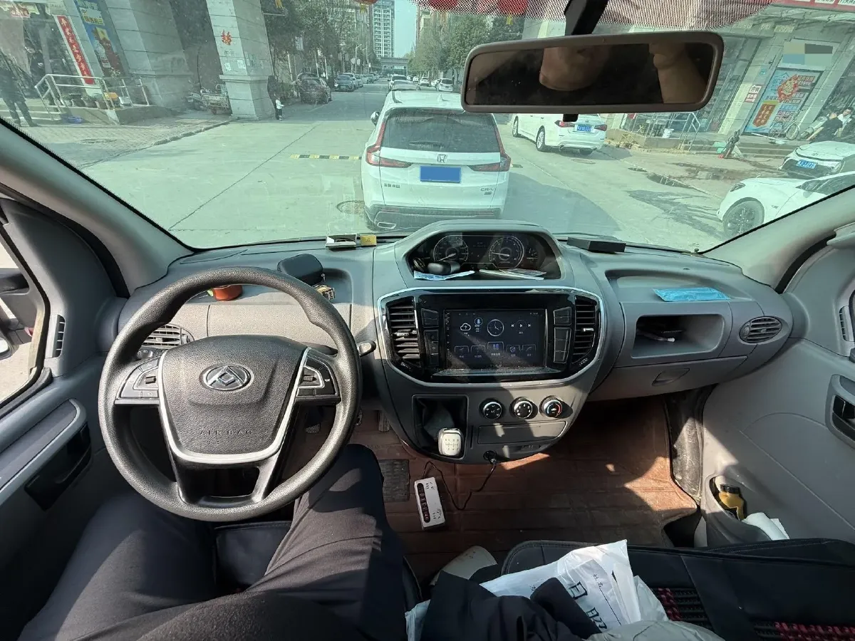 2015 MAXUS XinTu V80 2.5T 136HP L4 6MT,autocango,china used car exporter,china ev exporter,chinese used car exporter,chinese used ev exporter