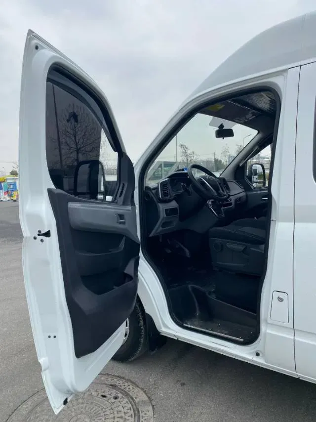 2023 MAXUS XinTu V80 2.0T 127HP L4 6MT,autocango,china used car exporter,china ev exporter,chinese used car exporter,chinese used ev exporter