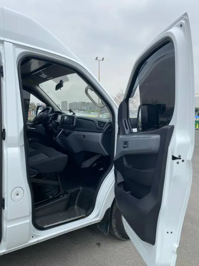 2023 MAXUS XinTu V80 2.0T 127HP L4 6MT,autocango,china used car exporter,china ev exporter,chinese used car exporter,chinese used ev exporter