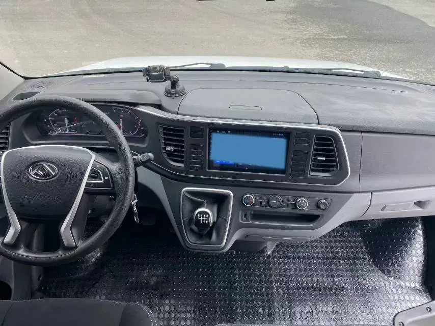 2023 MAXUS XinTu V80 2.0T 127HP L4 6MT,autocango,china used car exporter,china ev exporter,chinese used car exporter,chinese used ev exporter