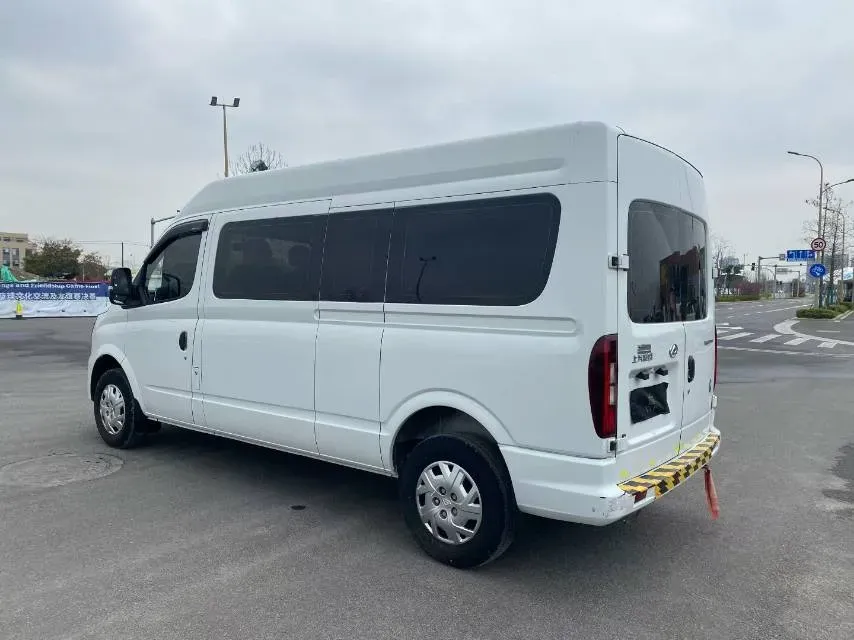 2023 MAXUS XinTu V80 2.0T 127HP L4 6MT,autocango,china used car exporter,china ev exporter,chinese used car exporter,chinese used ev exporter