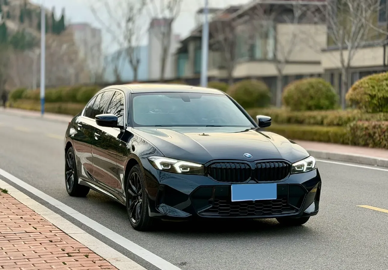 2023 BMW 3 Series 2.0T 156HP L4 8AT,autocango,china used car exporter,china ev exporter,chinese used car exporter,chinese used ev exporter
