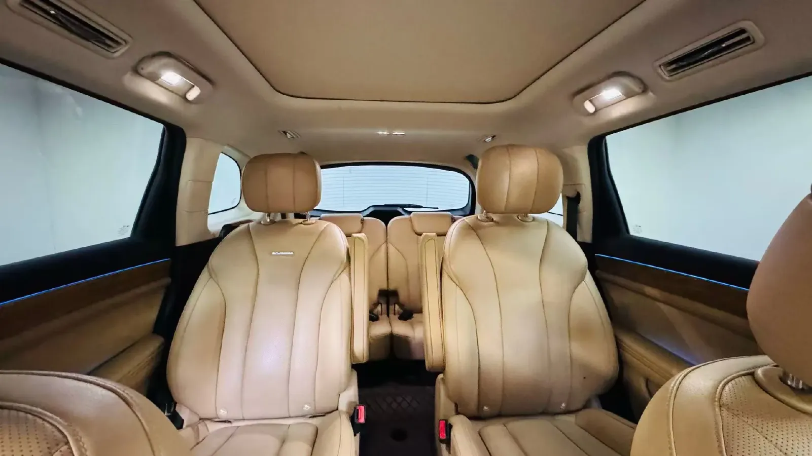 2022 Infiniti Q50L 2.0T 211HP L4 7AT,autocango,china used car exporter,china ev exporter,chinese used car exporter,chinese used ev exporter