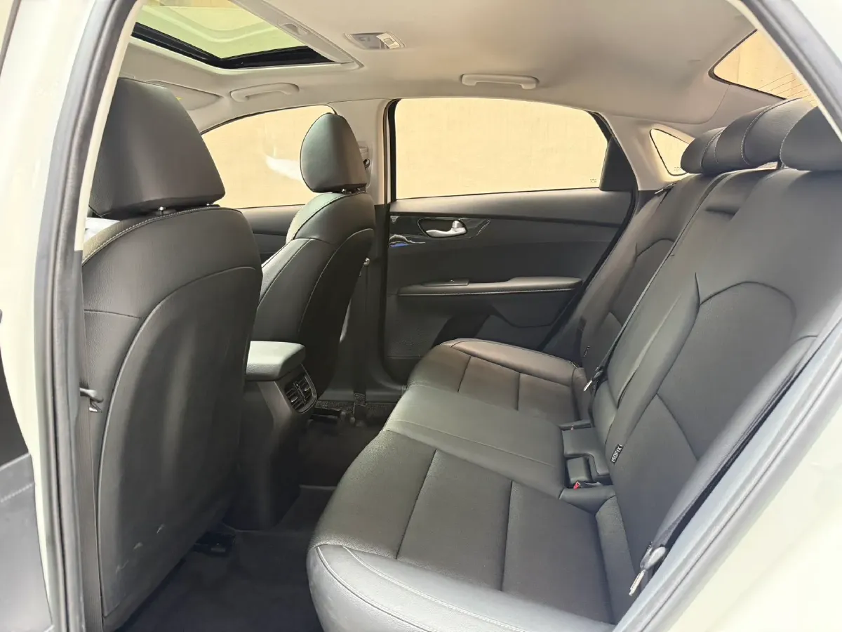 2021 Kia K3 1.5L 115HP L4 CVT,autocango,china used car exporter,china ev exporter,chinese used car exporter,chinese used ev exporter