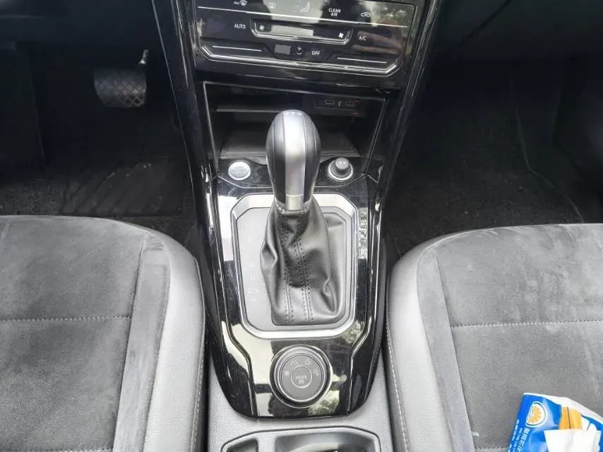 2021 Volkswagen T-Roc 1.4T 150HP L4 7DCT,autocango,china used car exporter,china ev exporter,chinese used car exporter,chinese used ev exporter