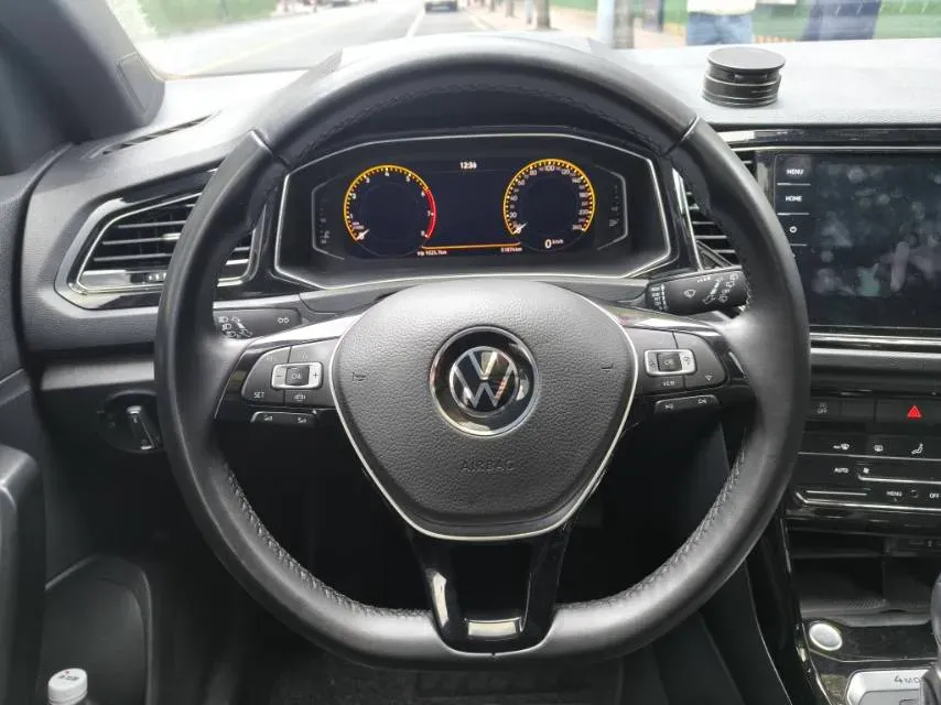 2021 Volkswagen T-Roc 1.4T 150HP L4 7DCT,autocango,china used car exporter,china ev exporter,chinese used car exporter,chinese used ev exporter