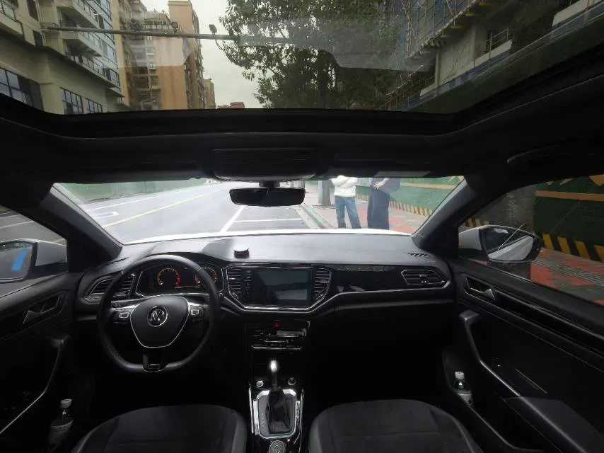 2021 Volkswagen T-Roc 1.4T 150HP L4 7DCT,autocango,china used car exporter,china ev exporter,chinese used car exporter,chinese used ev exporter