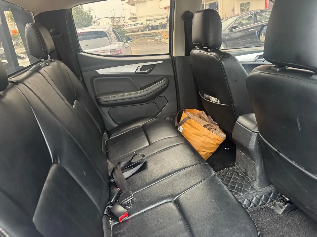 2018 Isuzu RE-MAX Jim 2.8T 116HP L4 5MT,autocango,china used car exporter,china ev exporter,chinese used car exporter,chinese used ev exporter