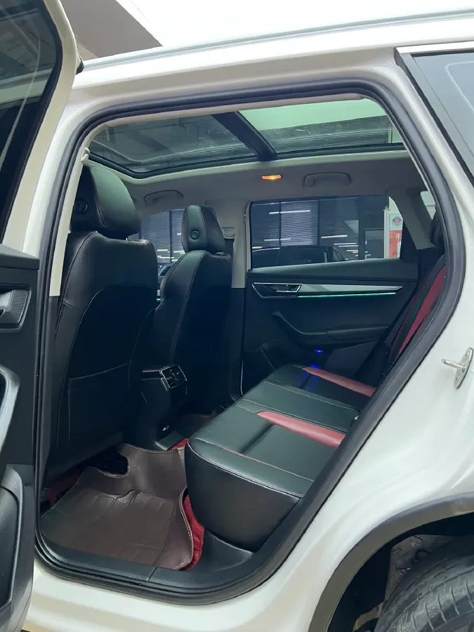 2022 Skoda Karoq 1.4T 150HP L4 7DCT,autocango,china used car exporter,china ev exporter,chinese used car exporter,chinese used ev exporter