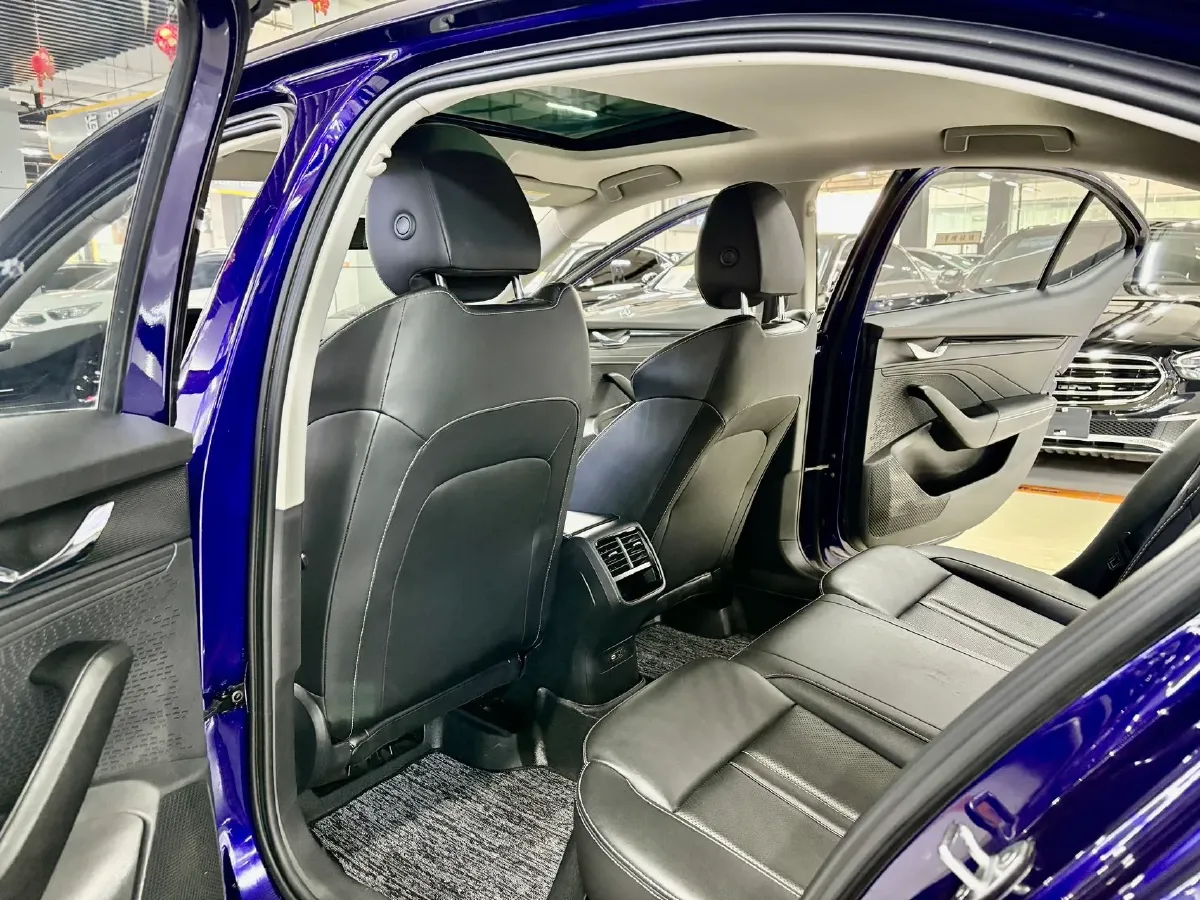 2022 Skoda Octavia 1.4T 150HP L4 7DCT,autocango,china used car exporter,china ev exporter,chinese used car exporter,chinese used ev exporter