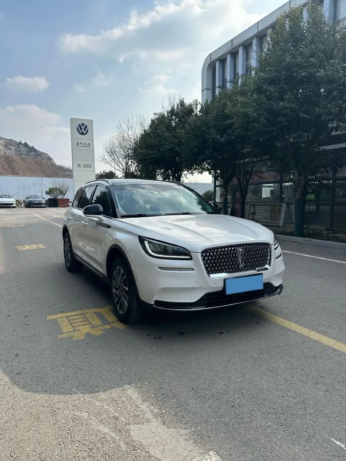 2022 Lincoln Corsair 2.0T 245HP L4 8AT,autocango,china used car exporter,china ev exporter,chinese used car exporter,chinese used ev exporter