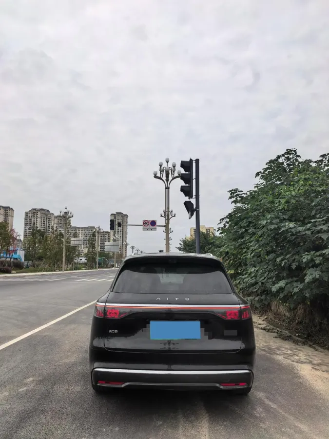 2025 AITO AITO M8 REEV 160HP REEV 53.4KWH,autocango,china used car exporter,china ev exporter,chinese used car exporter,chinese used ev exporter