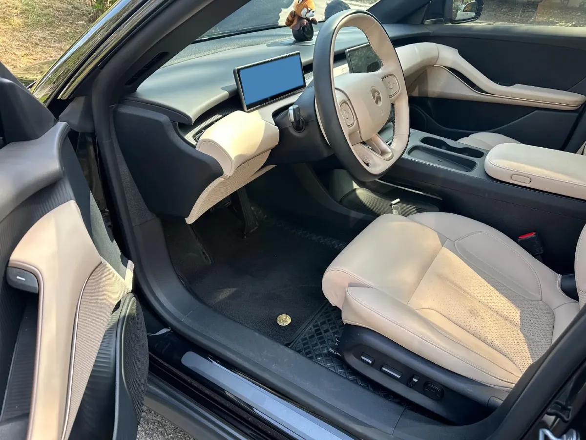 2025 AITO AITO M8 REEV 160HP REEV 53.4KWH,autocango,china used car exporter,china ev exporter,chinese used car exporter,chinese used ev exporter