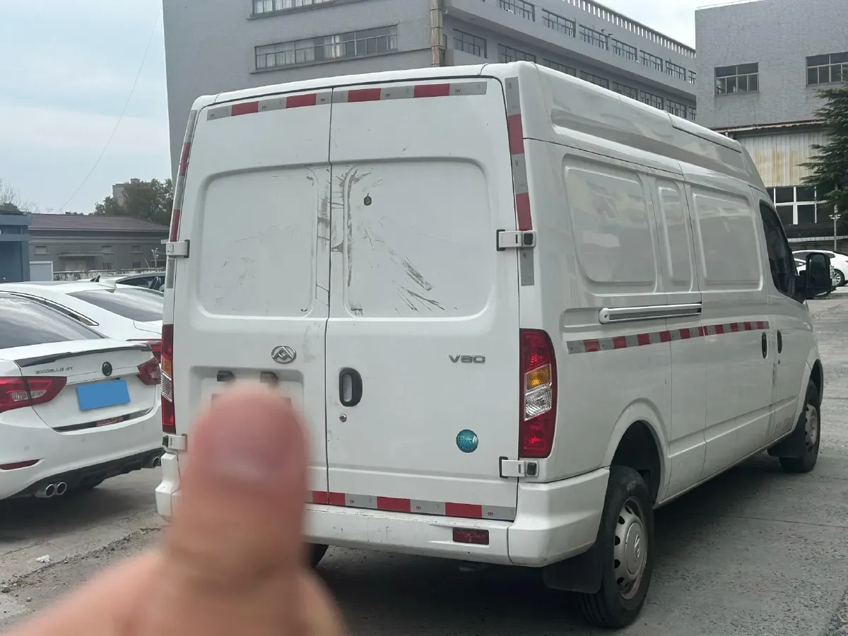 2023 MAXUS XinTu V80 2.0T 139HP L4 6MT,autocango,china used car exporter,china ev exporter,chinese used car exporter,chinese used ev exporter