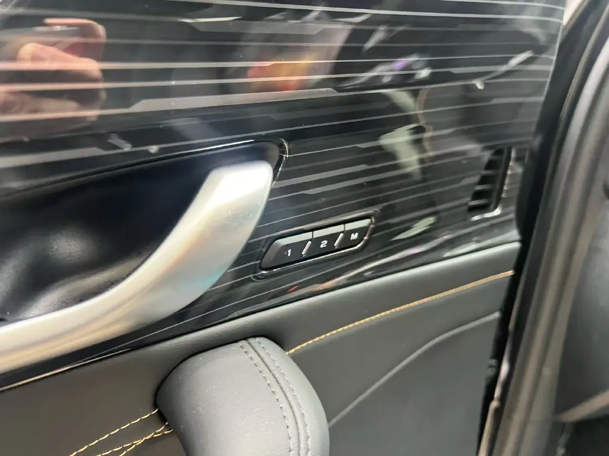 2024 Geely Monjaro 2.0T 218HP L4 7DCT,autocango,china used car exporter,china ev exporter,chinese used car exporter,chinese used ev exporter