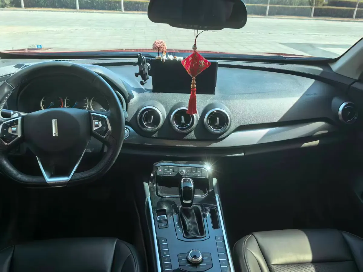 2017 WEY VV7 2.0T 234HP L4 7DCT,autocango,china used car exporter,china ev exporter,chinese used car exporter,chinese used ev exporter