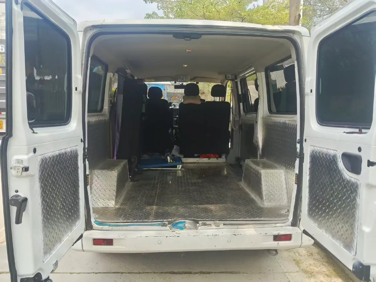 2019 MAXUS XinTu V80 2.5T 136HP L4 6MT,autocango,china used car exporter,china ev exporter,chinese used car exporter,chinese used ev exporter