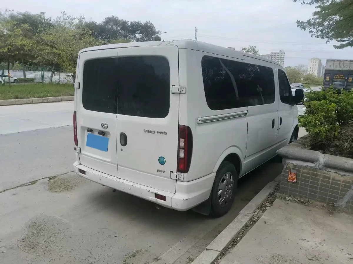 2019 MAXUS XinTu V80 2.5T 136HP L4 6MT,autocango,china used car exporter,china ev exporter,chinese used car exporter,chinese used ev exporter