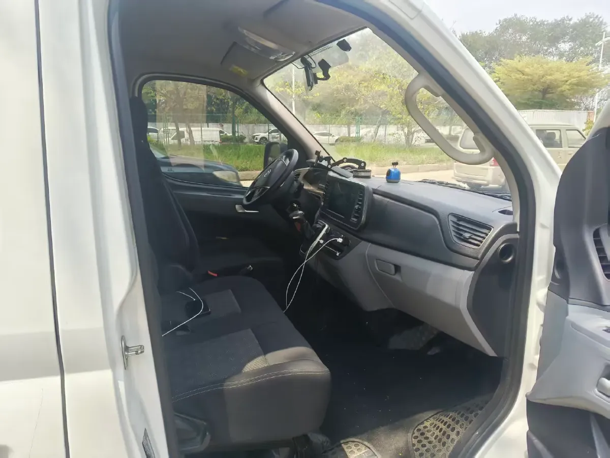 2019 MAXUS XinTu V80 2.5T 136HP L4 6MT,autocango,china used car exporter,china ev exporter,chinese used car exporter,chinese used ev exporter