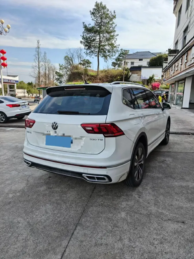 2024 Volkswagen Tiguan L 2.0T 186HP L4 7DCT,autocango,china used car exporter,china ev exporter,chinese used car exporter,chinese used ev exporter