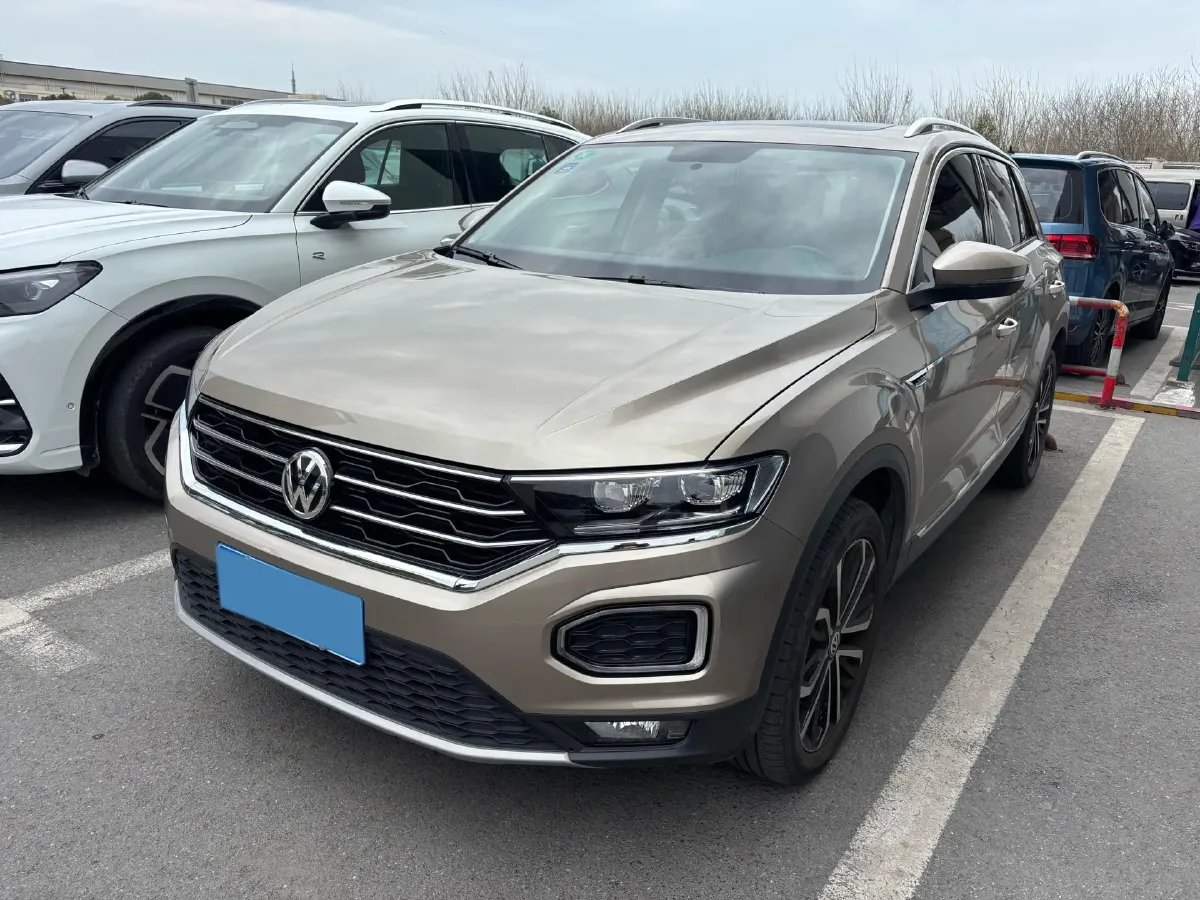 2020 Volkswagen T-Roc 1.4T 150HP L4 7DCT,autocango,china used car exporter,china ev exporter,chinese used car exporter,chinese used ev exporter