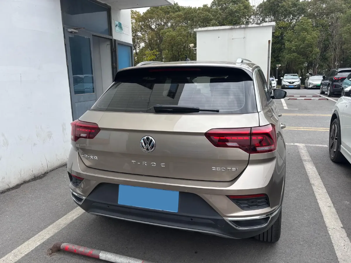 2020 Volkswagen T-Roc 1.4T 150HP L4 7DCT,autocango,china used car exporter,china ev exporter,chinese used car exporter,chinese used ev exporter