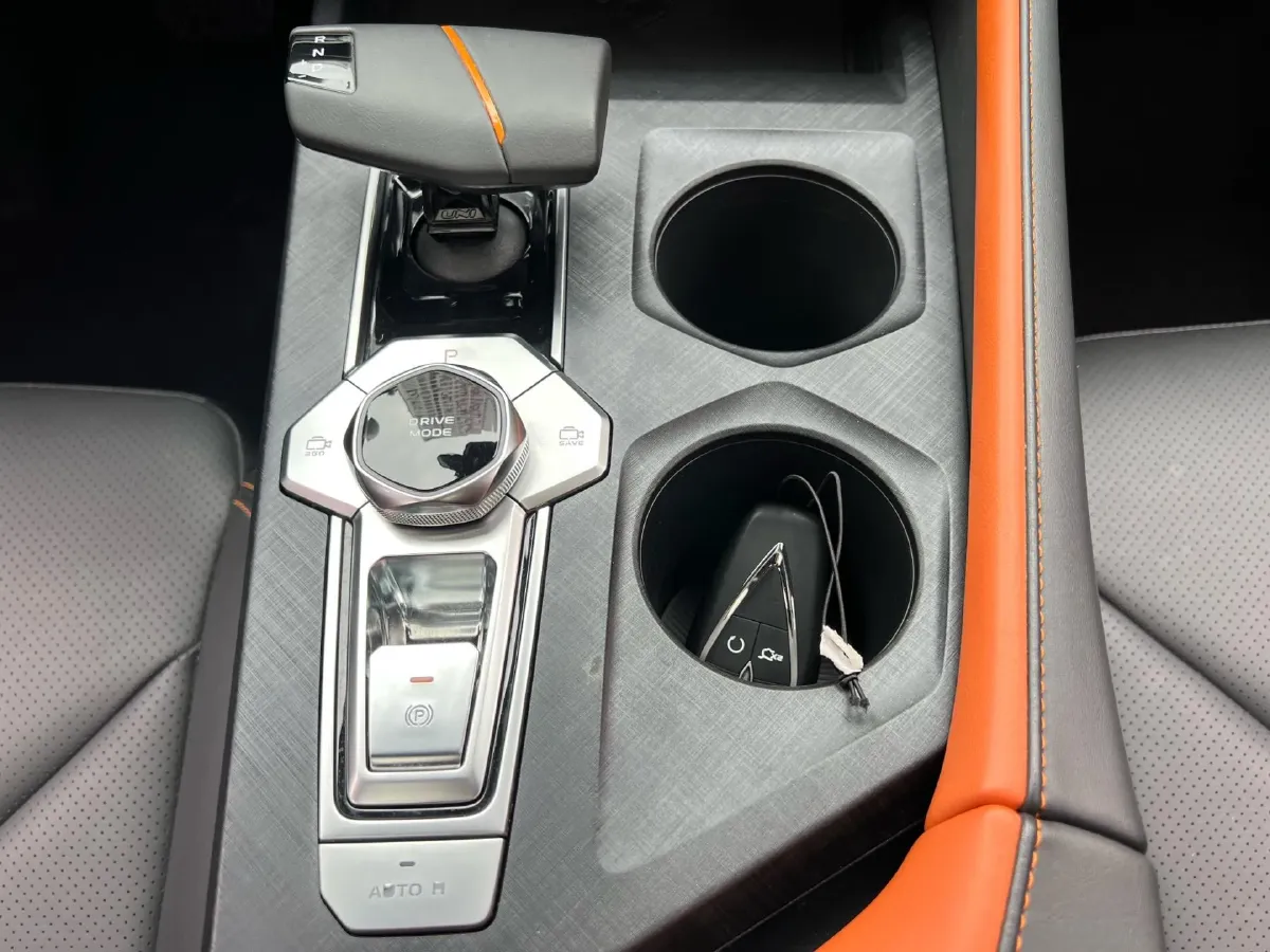 2022 ChangAn UNI-V 1.5T 188HP L4 7DCT,autocango,china used car exporter,china ev exporter,chinese used car exporter,chinese used ev exporter