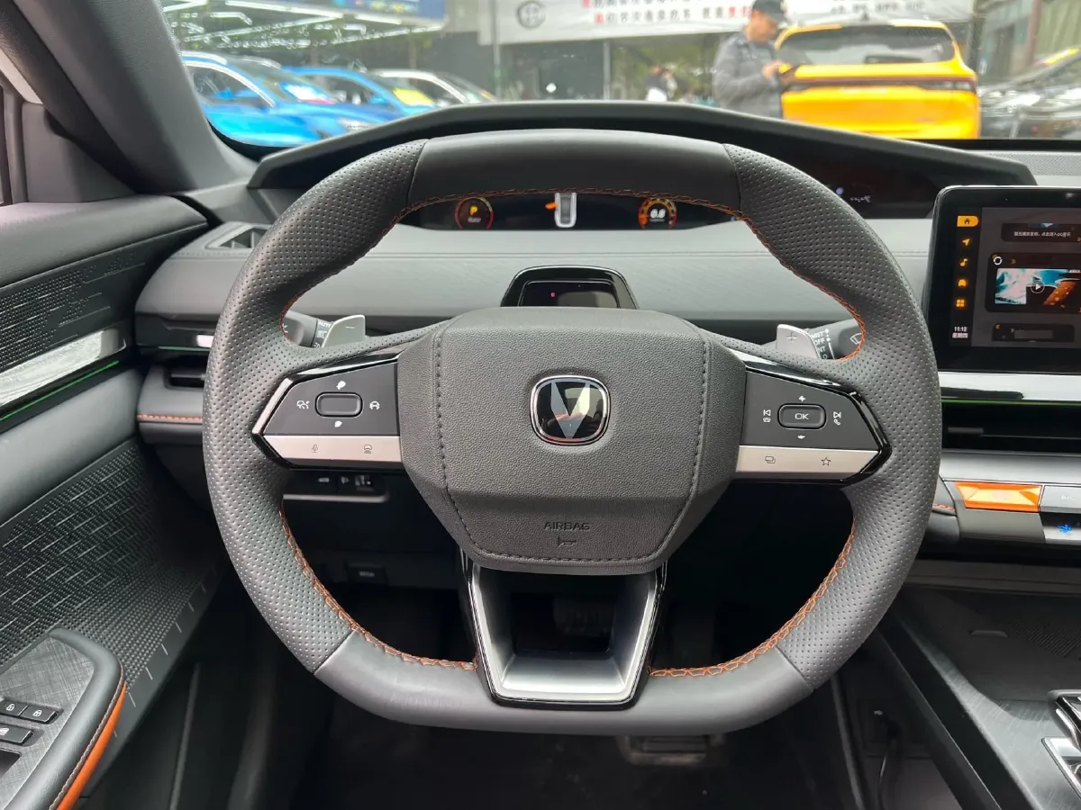 2022 ChangAn UNI-V 1.5T 188HP L4 7DCT,autocango,china used car exporter,china ev exporter,chinese used car exporter,chinese used ev exporter