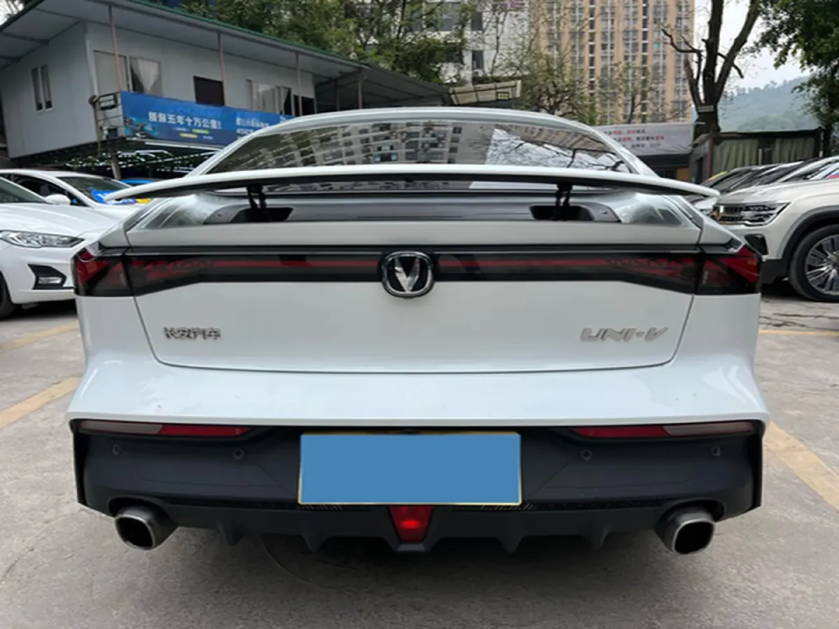 2022 ChangAn UNI-V 1.5T 188HP L4 7DCT,autocango,china used car exporter,china ev exporter,chinese used car exporter,chinese used ev exporter