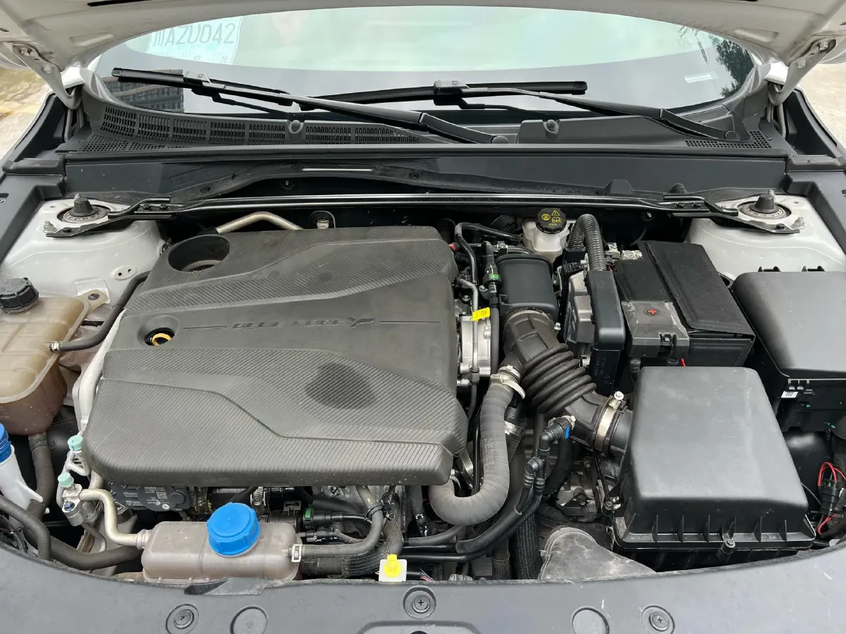 2022 ChangAn UNI-V 1.5T 188HP L4 7DCT,autocango,china used car exporter,china ev exporter,chinese used car exporter,chinese used ev exporter